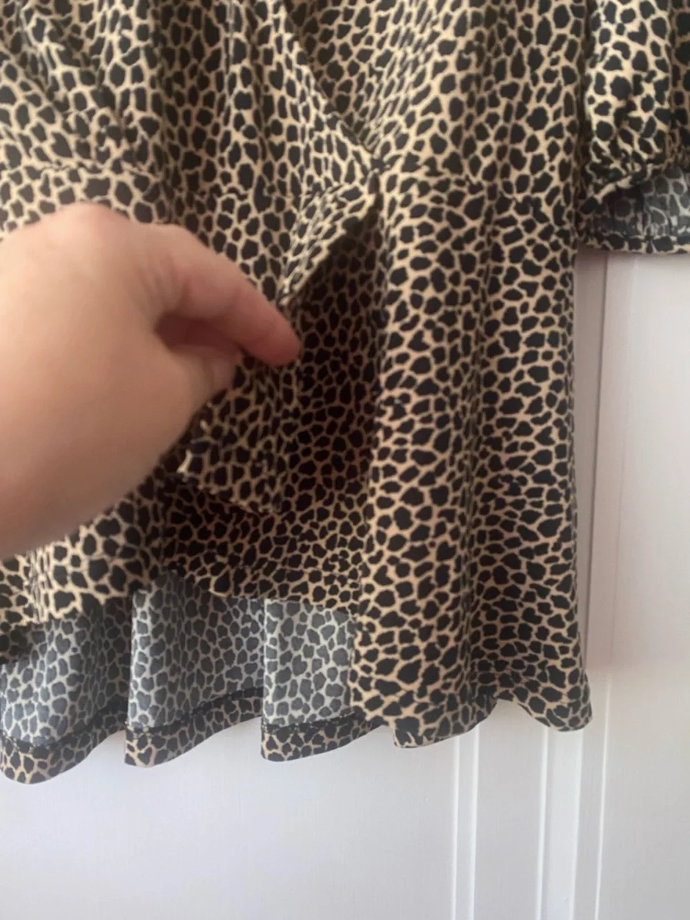 Banana Republic animal print faux wrap top blouse shirt L large NWT - Picture 4 of 6